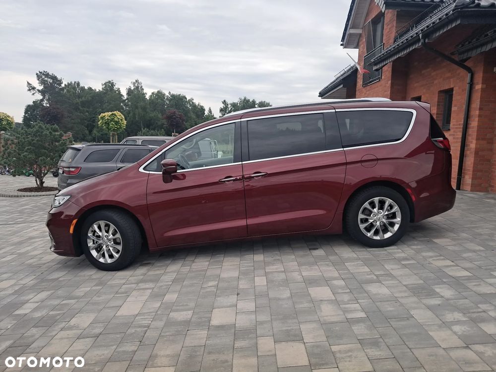 Chrysler Pacifica - 27