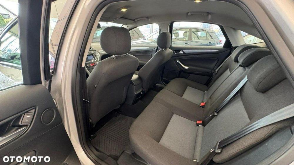 Ford Mondeo - 28