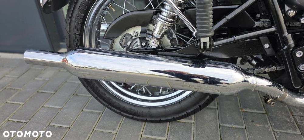 Triumph Bonneville - 16