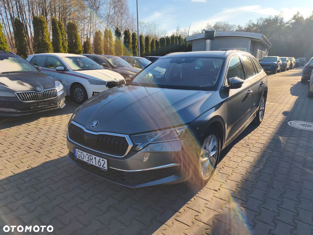 Skoda Octavia 2.0 TDI Selection DSG - 3