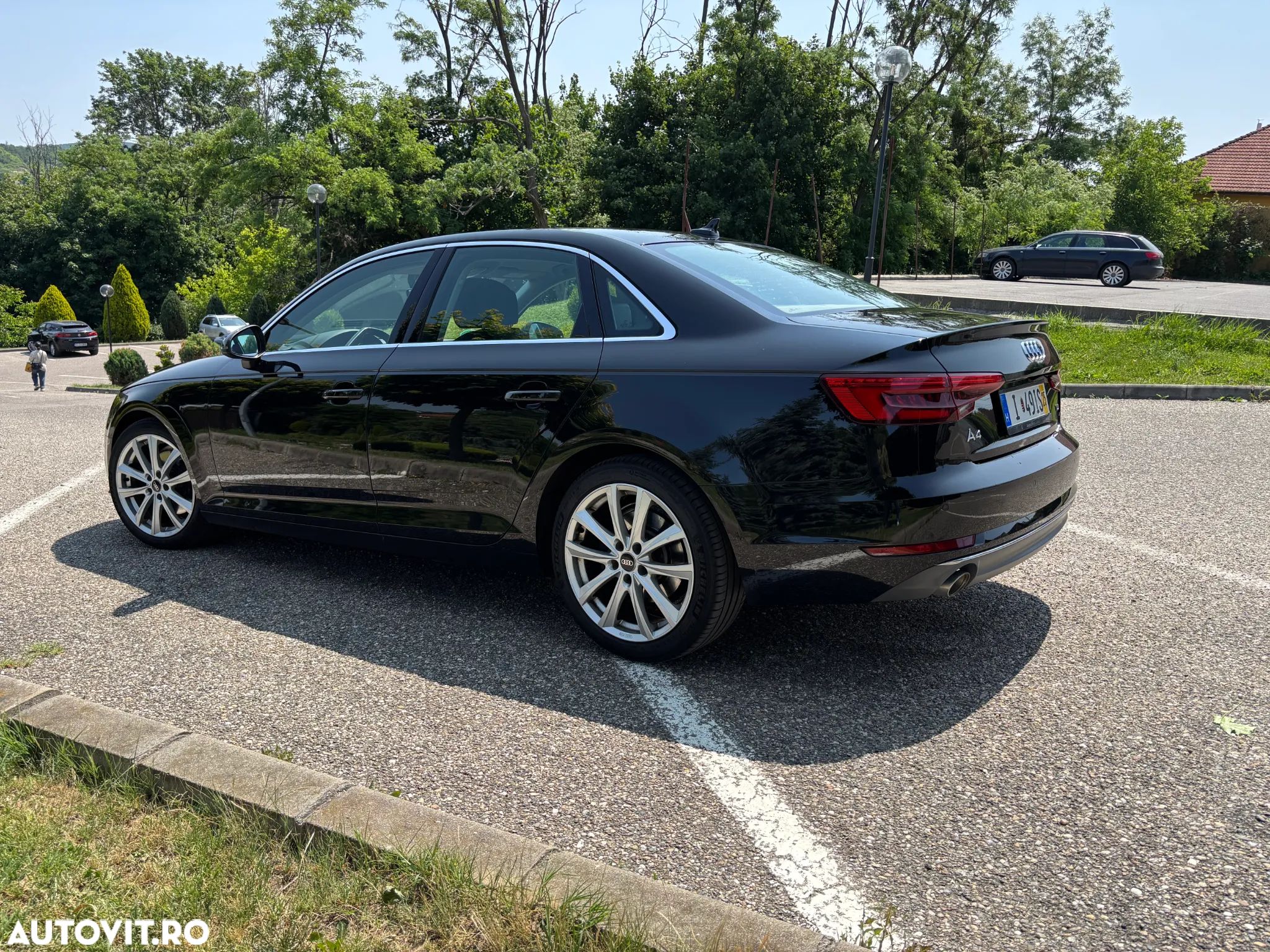 Audi A4 - 1