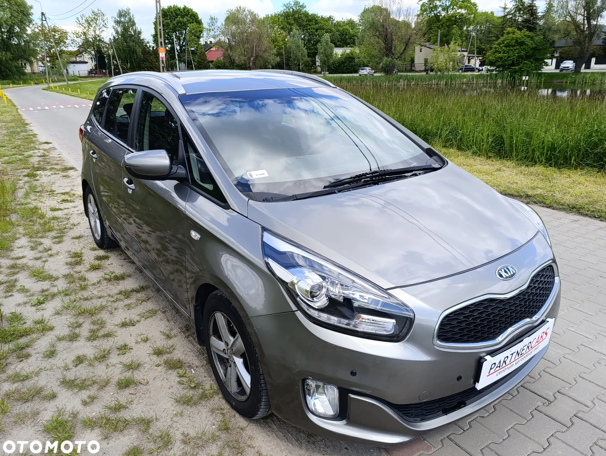 Kia Carens 1.7 CRDi M - 2