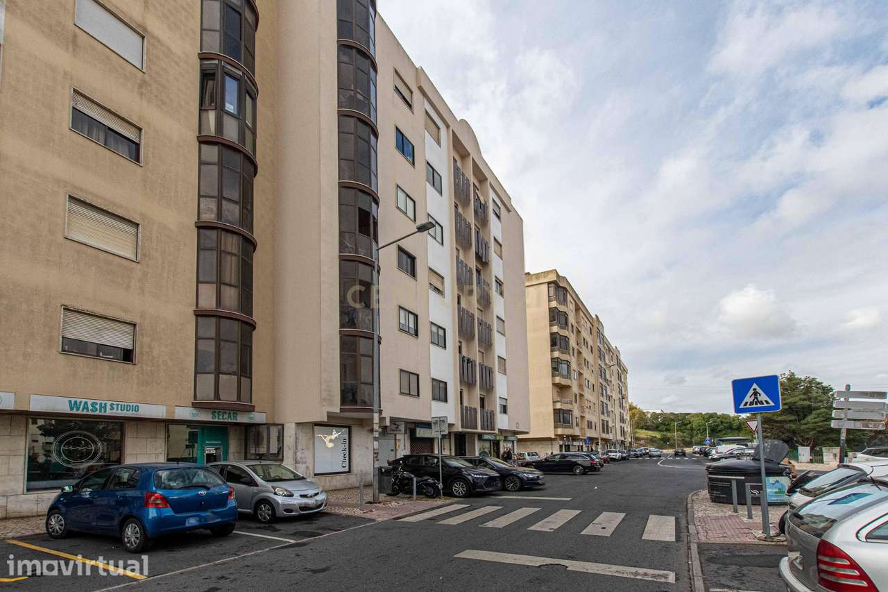 Apartamento T2 com Excelente Luminosidade, Varanda Fechada e Arrecadaç - Grande imagem: 2/22