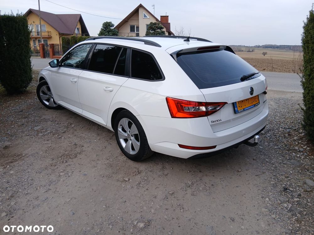 Skoda Superb 1.6 TDI Style - 4