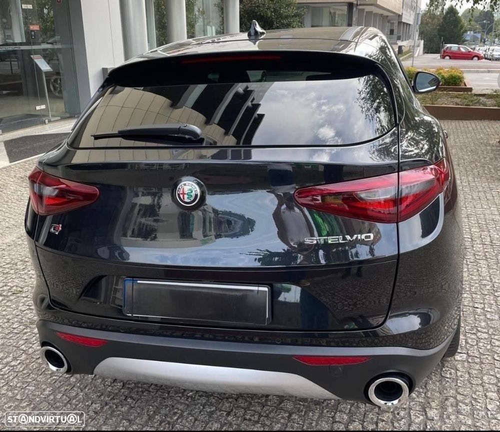 Alfa Romeo Stelvio 2.0 Turbo 16V AT8-Q4 First Edition - 10