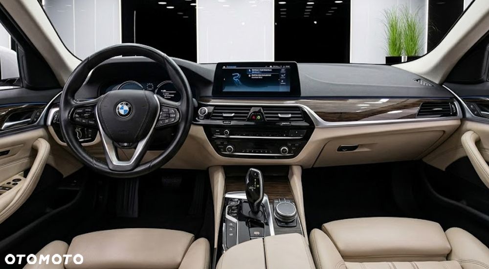BMW Seria 5 530e xDrive Luxury Line - 6