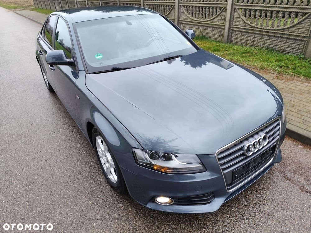 Audi A4 Limousine - 18