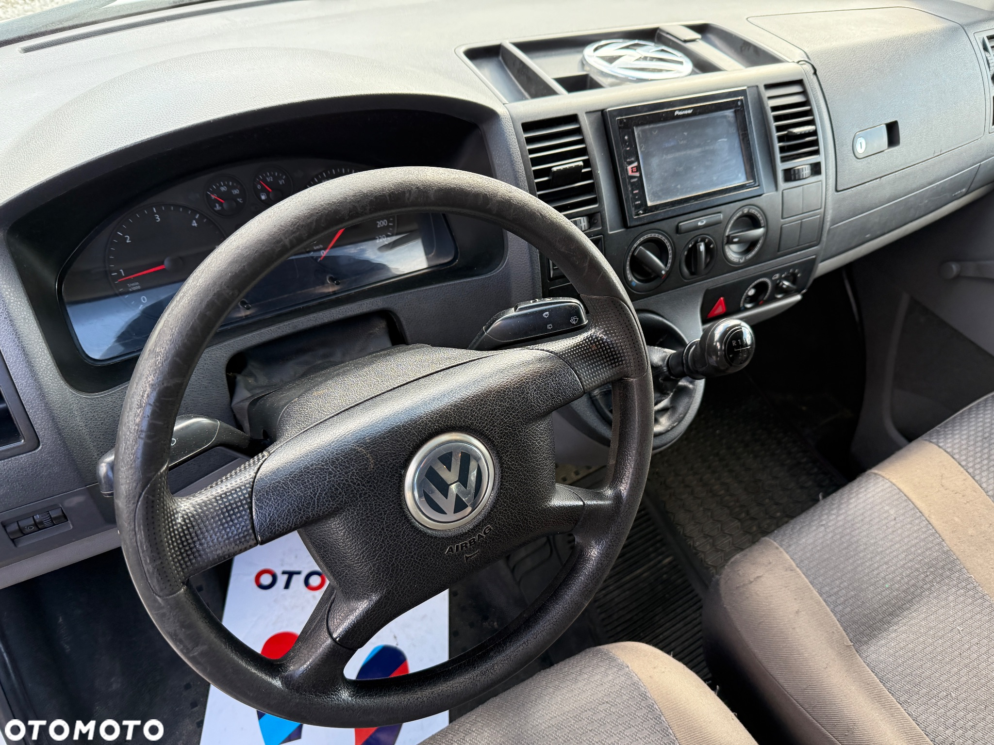 Volkswagen Transporter T5 TDI L1H1 - 11
