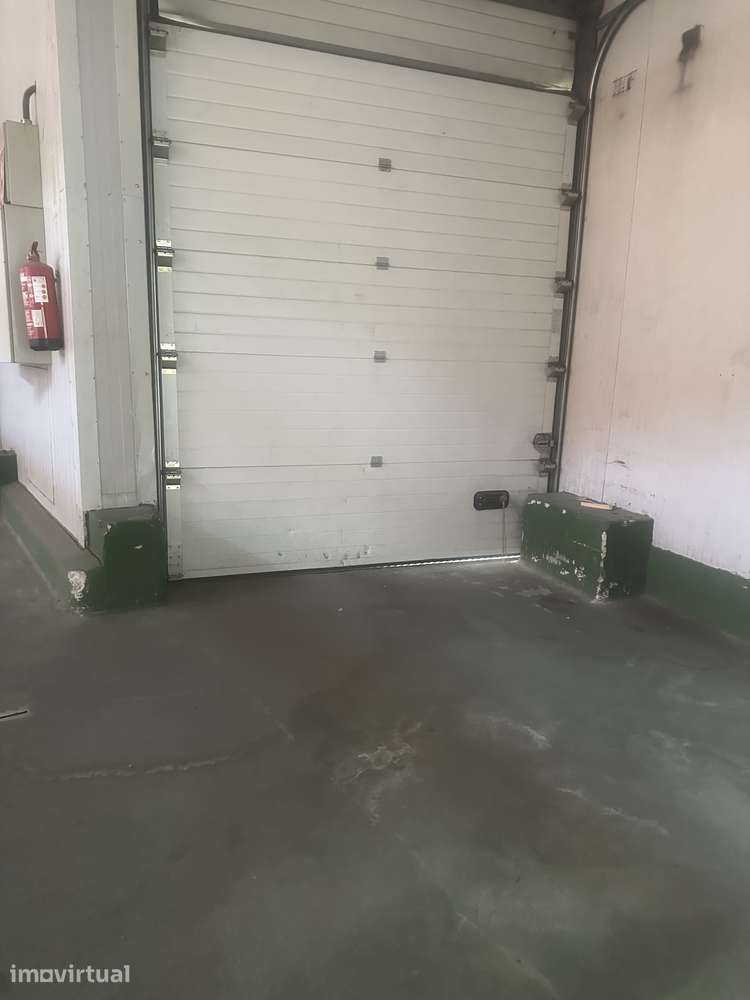 Armazém de 877 m² com escritório e sala de descanso - Grande imagem: 5/10