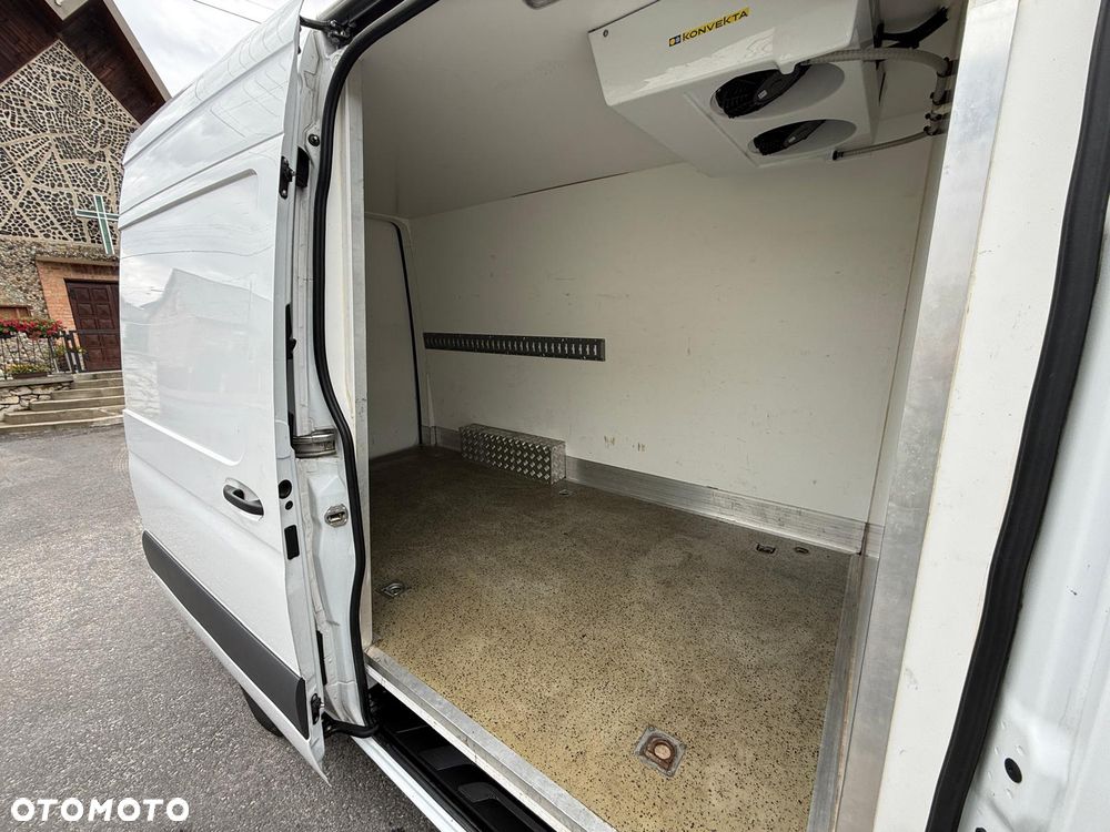Mercedes-Benz SPRINTER - 16