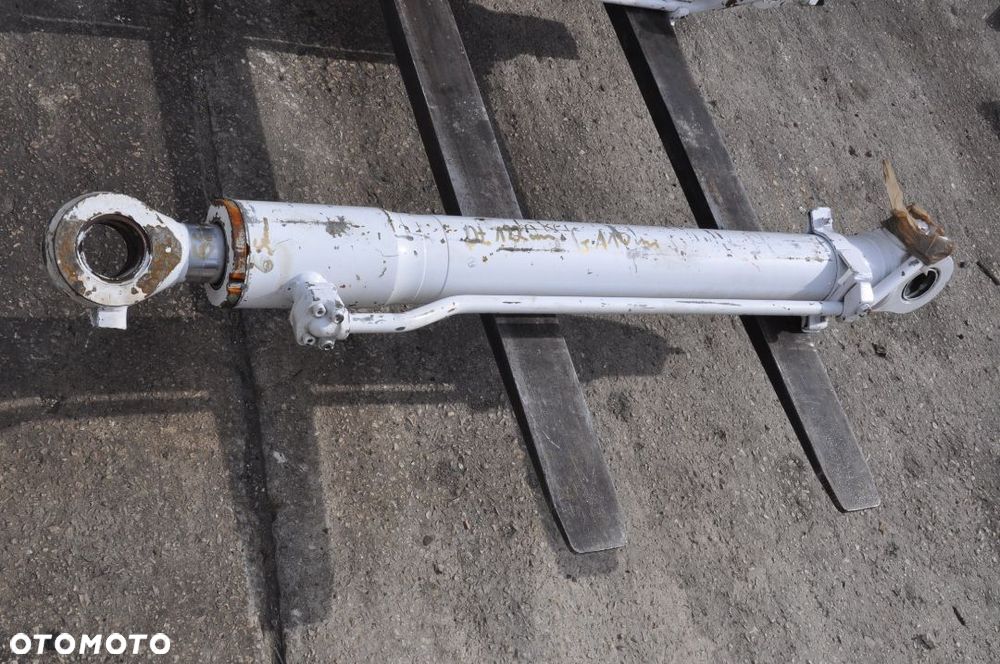 SIŁOWNIK HYDRAULICZNY TAKEUCHI DŁ. 122 CM - 1