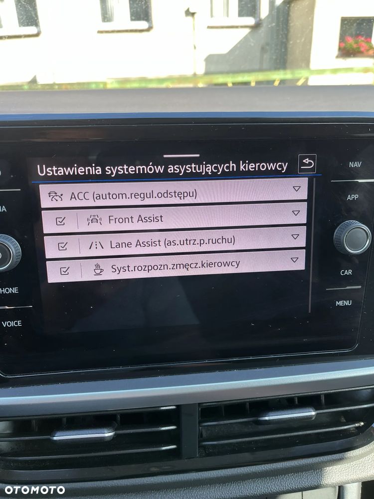 Volkswagen T-Roc - 8