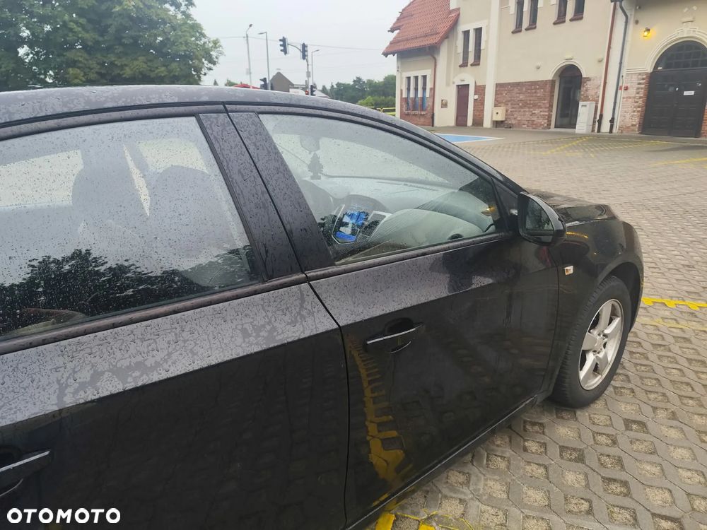 Chevrolet Cruze 1.6 LS - 2