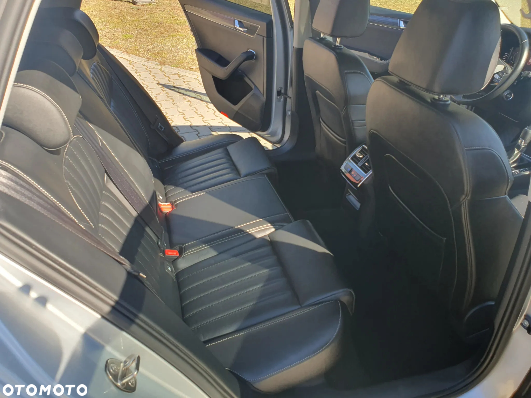 Skoda Superb 2.0 TDI DSG Style - 14