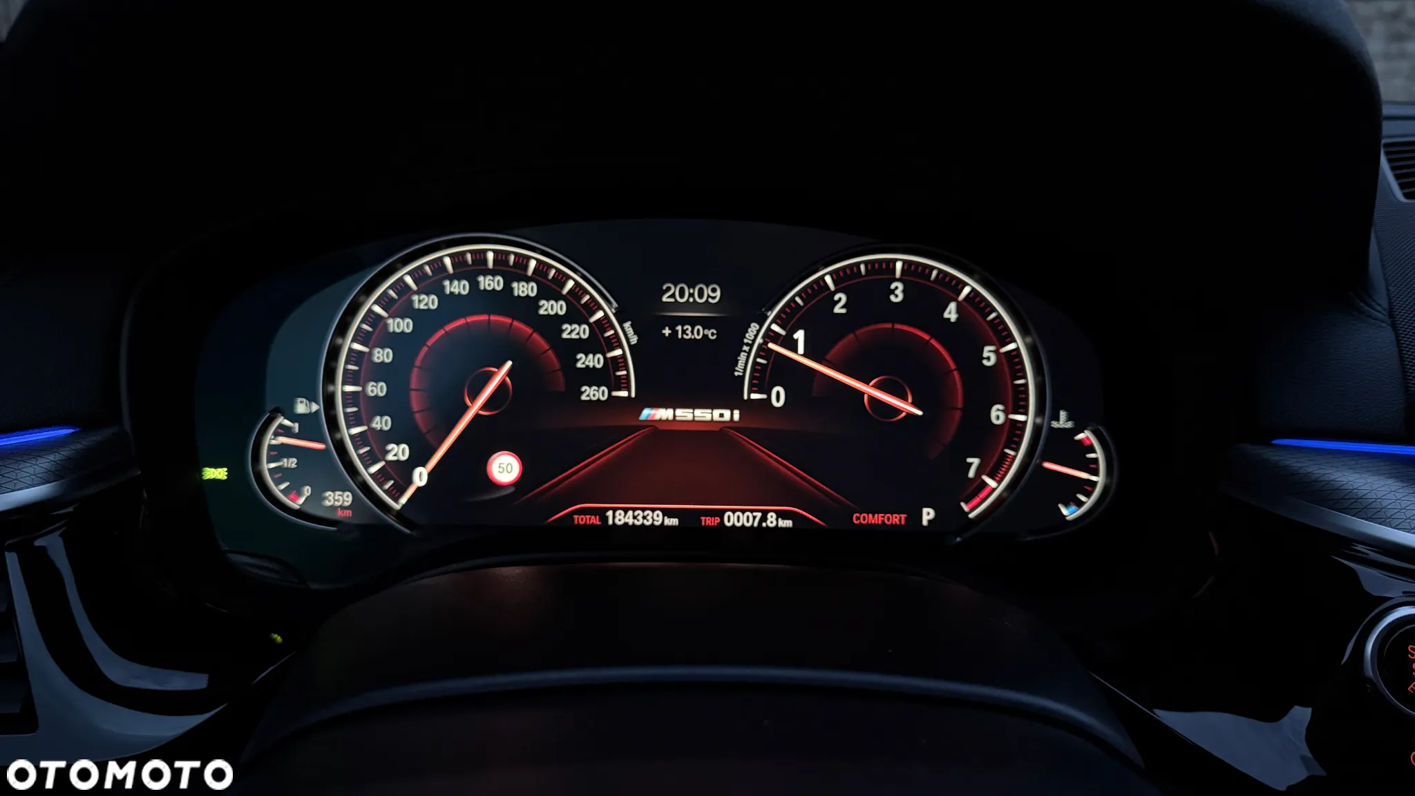 BMW Seria 5 M550i xDrive sport - 23