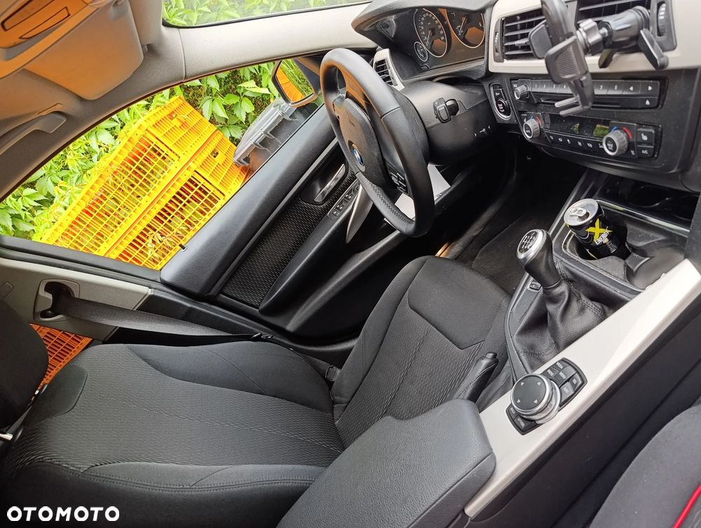 BMW Seria 3 320d - 17