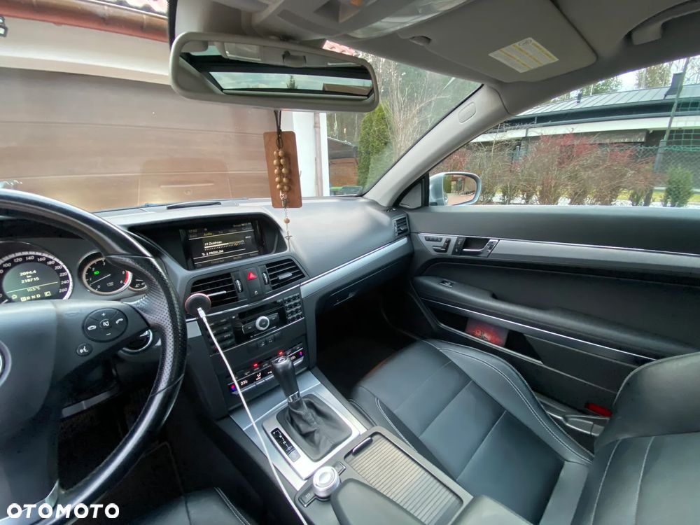 Mercedes-Benz Klasa E 350 CDI BlueEff - 11