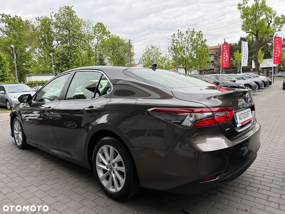 Toyota Camry 2.5 Hybrid Comfort CVT - 29