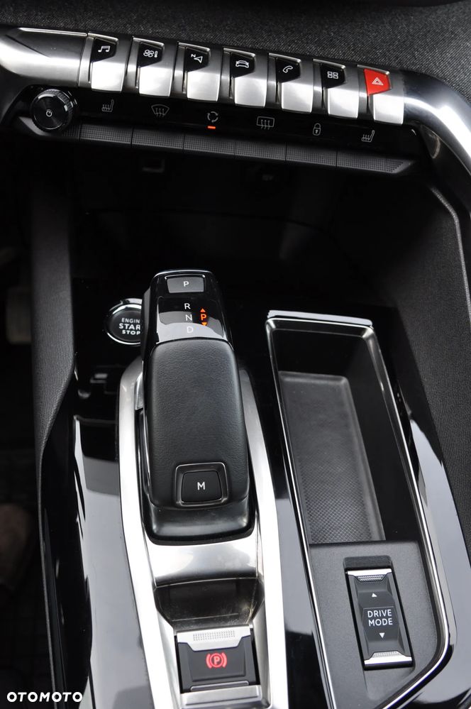 Peugeot 3008 1.2 PureTech Allure Pack S&S EAT8 - 21