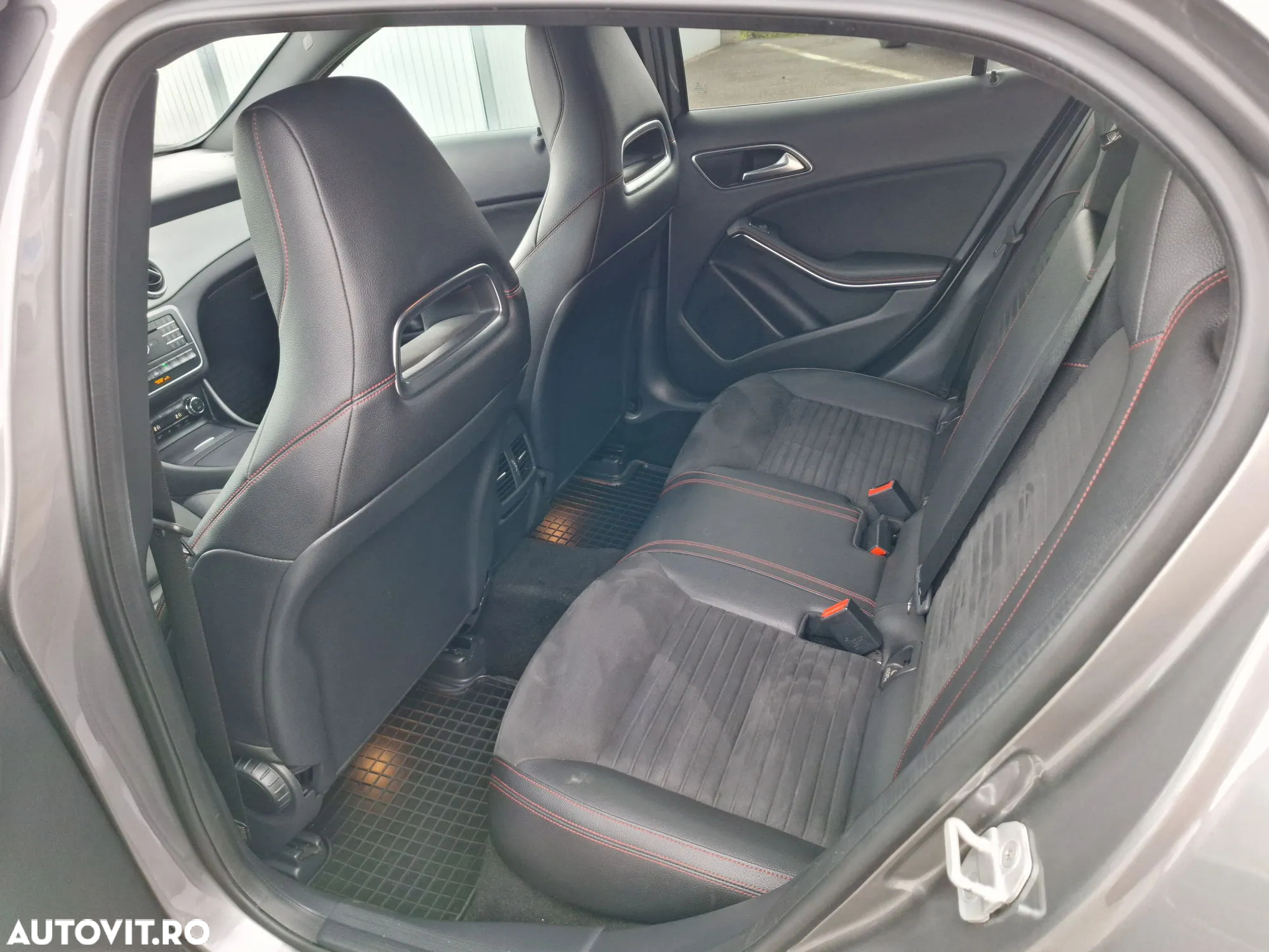 Mercedes-Benz GLA 220 d 4MATIC Aut. - 11