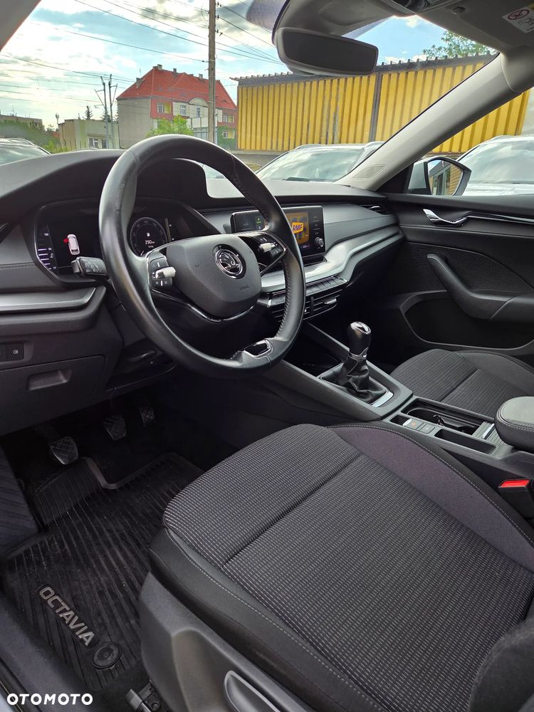 Skoda Octavia 2.0 TDI Ambition - 15