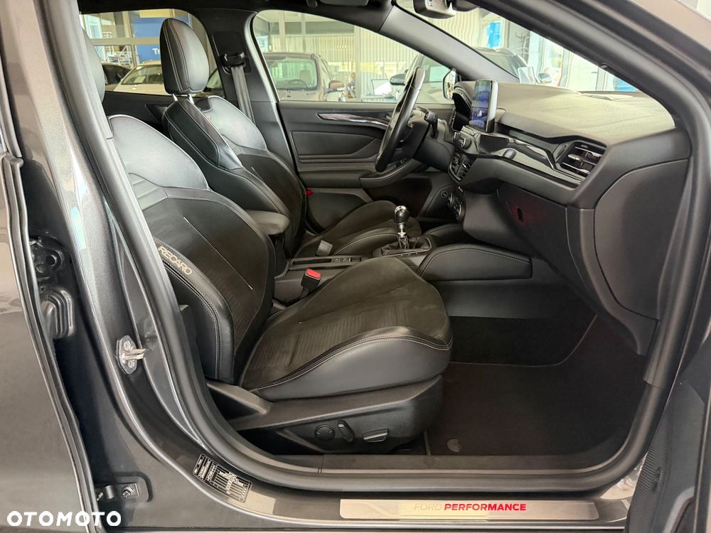 Ford Focus 2.3 EcoBoost ST X Edition - 41