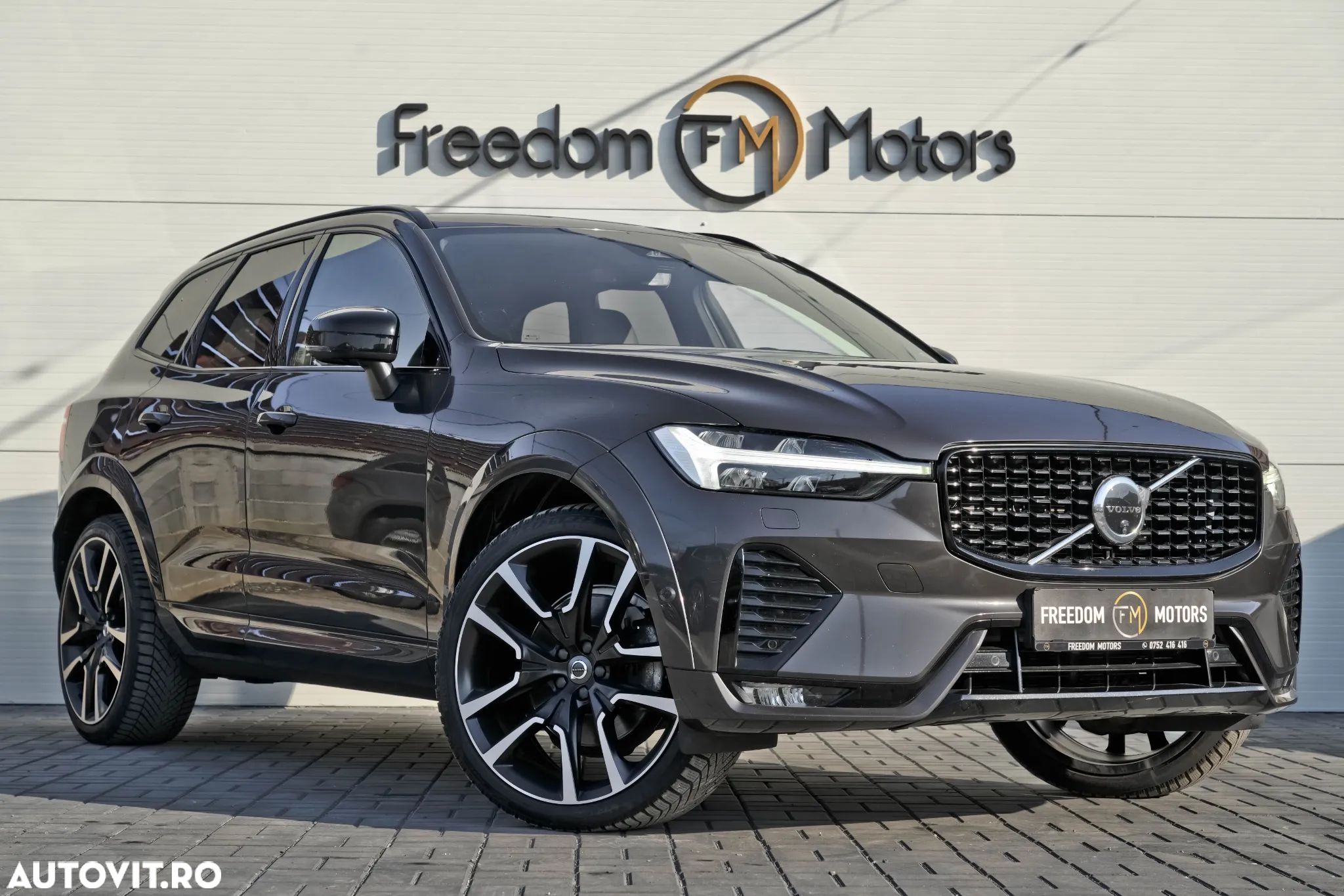 Volvo XC 60 B5 MHEV AT8 AWD R-Design - 1