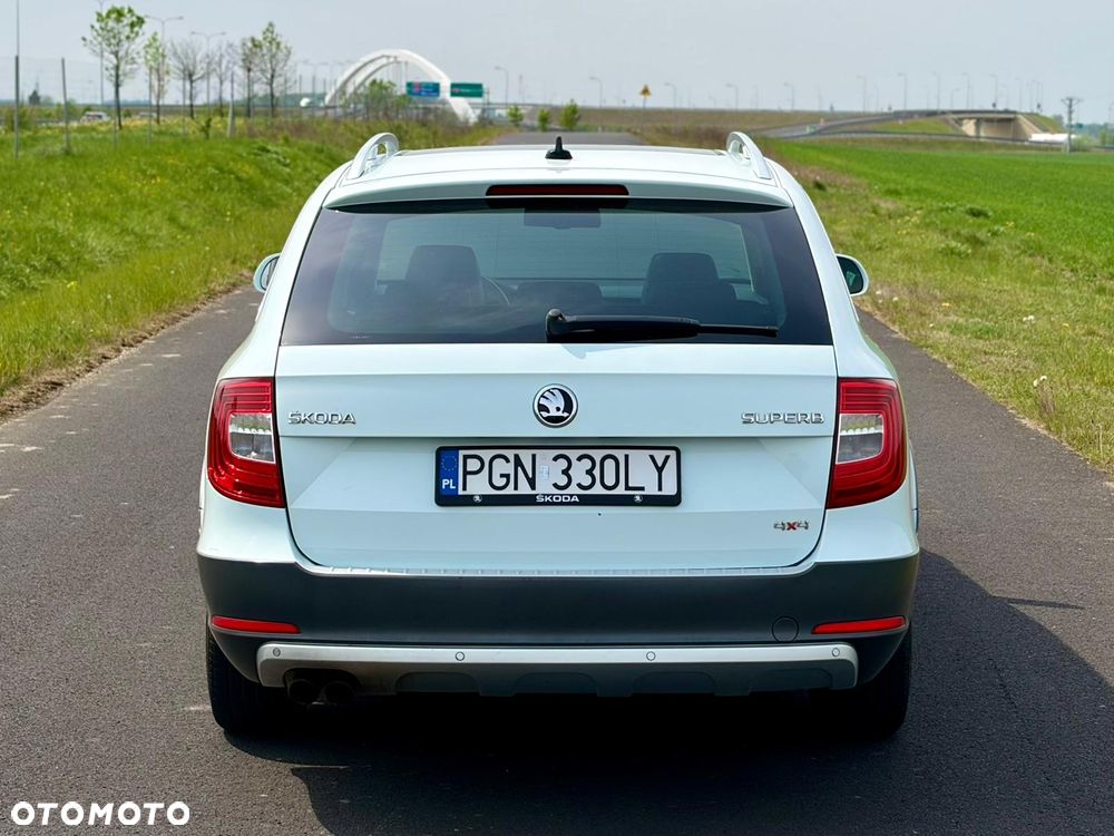 Skoda Superb 2.0 TDI 4x4 Platinum Outdoor DSG - 8