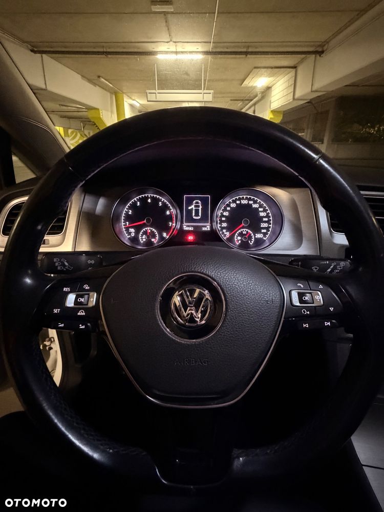 Volkswagen Golf - 23
