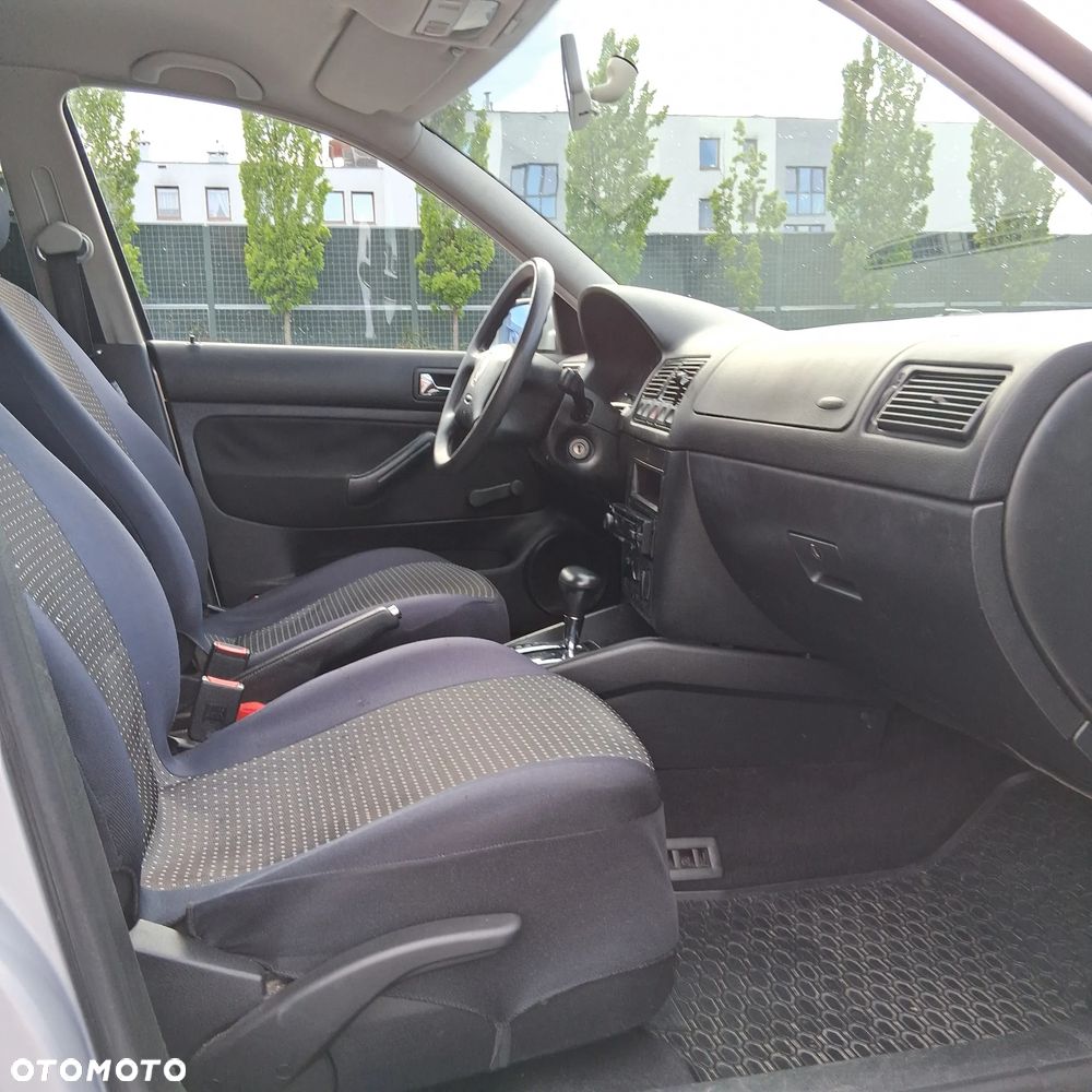 Volkswagen Golf - 9
