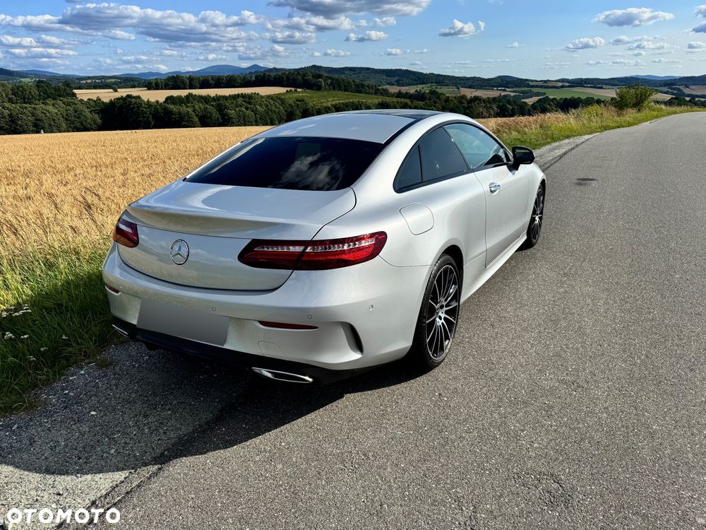 Mercedes-Benz Klasa E 220 d Coupe 4-Matic 9G-TRONIC - 11