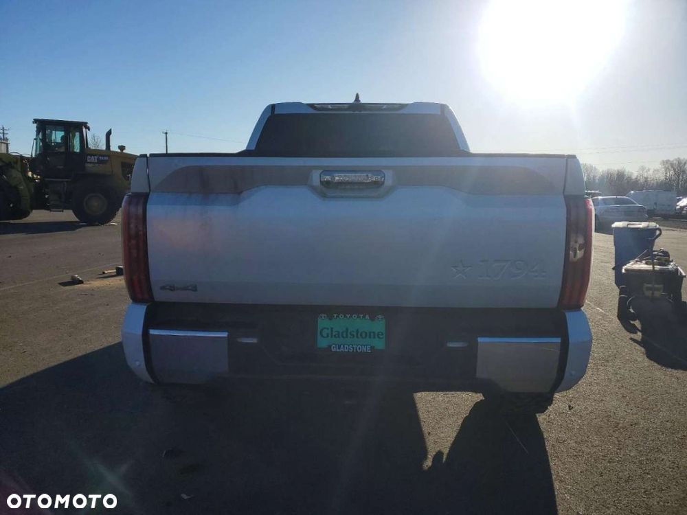 Toyota Tundra - 3