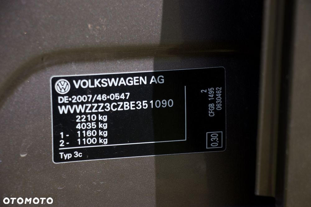 Volkswagen Passat Variant 2.0 TDI DSG BlueMotion Technology Exclusive - 33