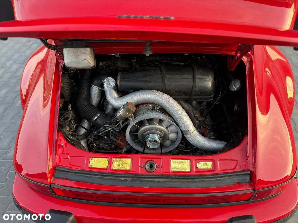 Porsche 911 - 22