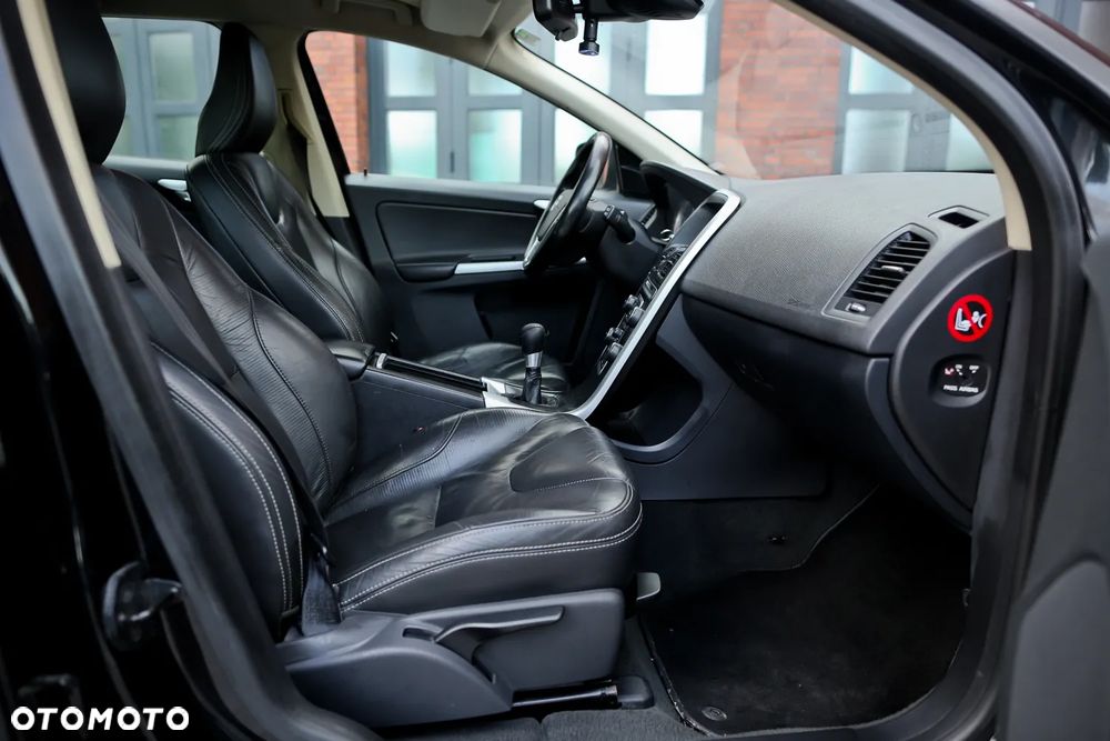 Volvo XC 60 DRIVe R Design - 25