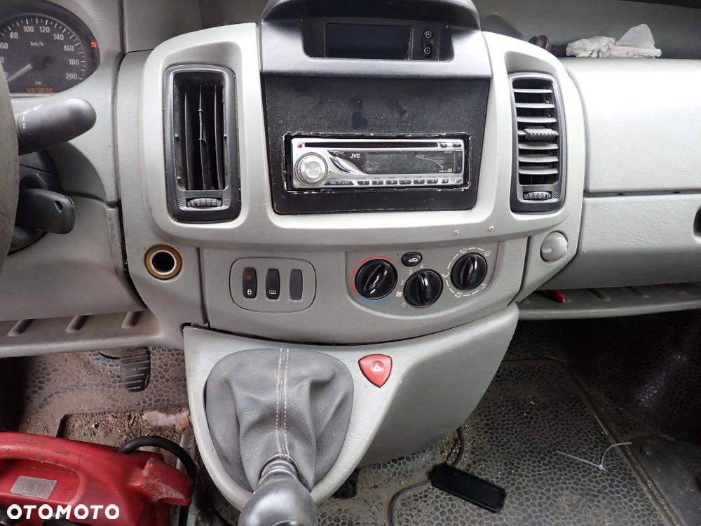 CZĘŚCI - Opel Vivaro A I 1,9 CDTI 80KM F9Q762 VAN 5B M77 2004r. INDEX - 9985 - 8
