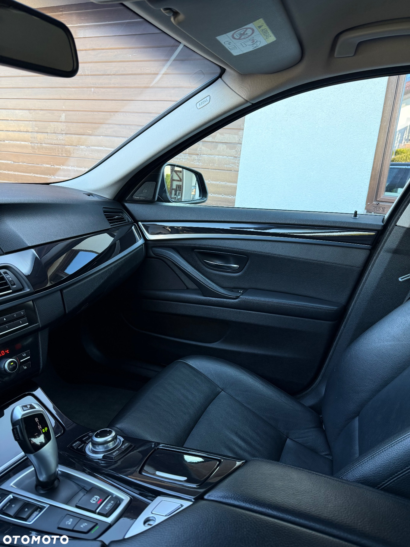 BMW Seria 5 520d xDrive - 11