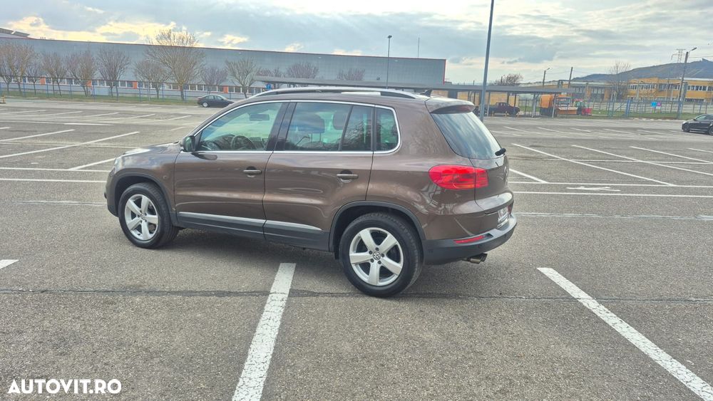 Volkswagen Tiguan 2.0 TDI DPF 4Motion BlueMotion Technology DSG Exclusive - 25