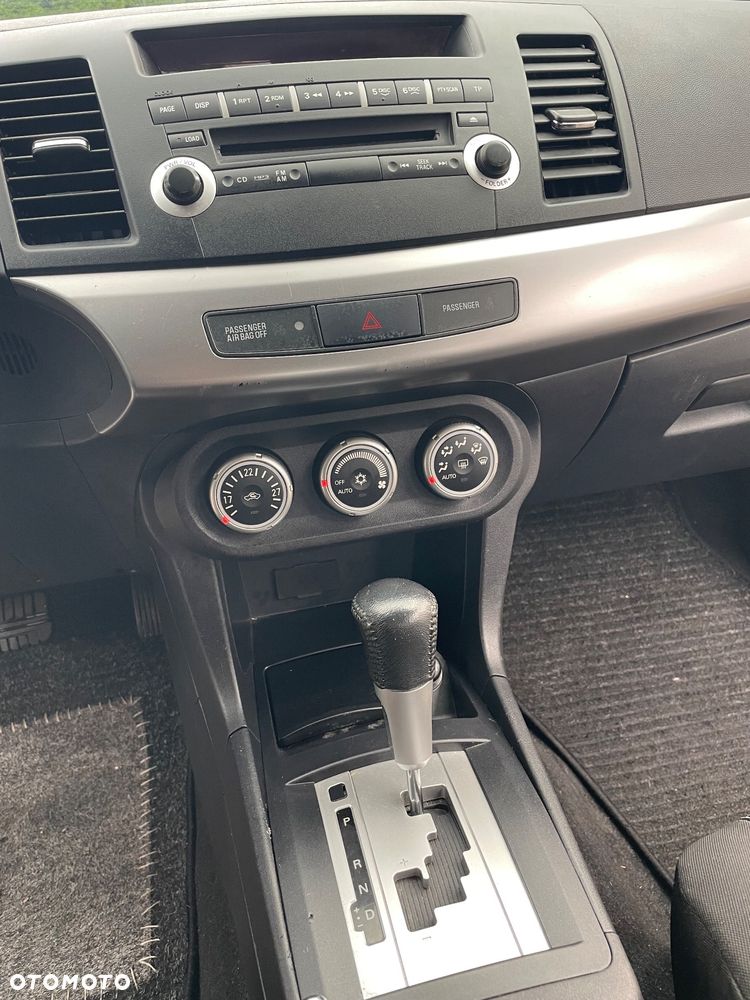Mitsubishi Lancer 1.8 CVT Instyle - 18