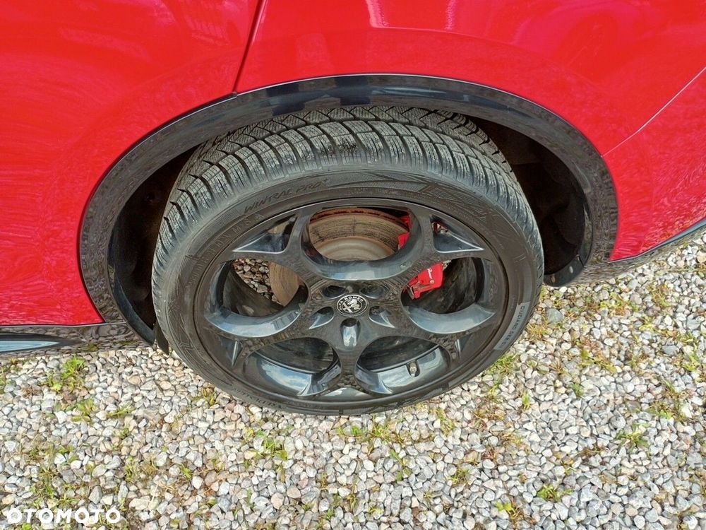 Alfa Romeo Stelvio 2.0 Turbo Competizione Q4 - 12