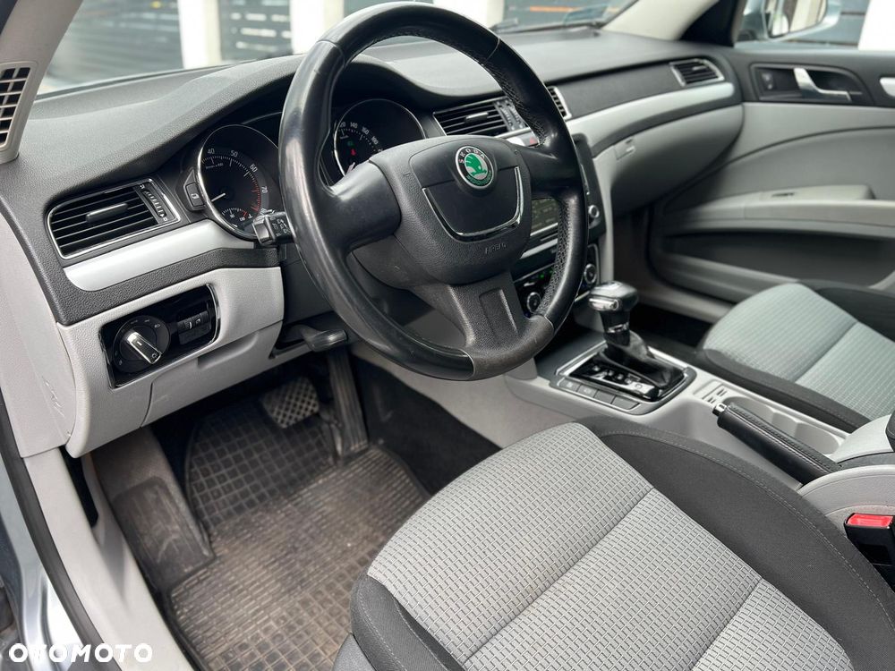 Skoda Superb 1.8 TSI Ambition DSG - 24