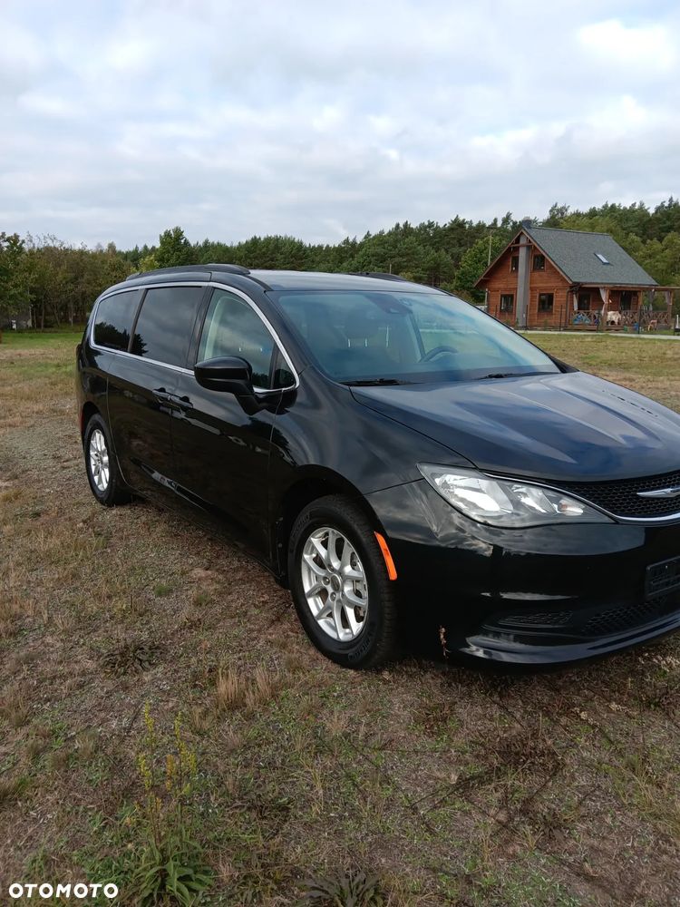 Chrysler Pacifica - 2