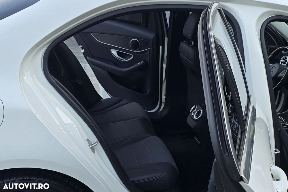 Mercedes-Benz C - 28