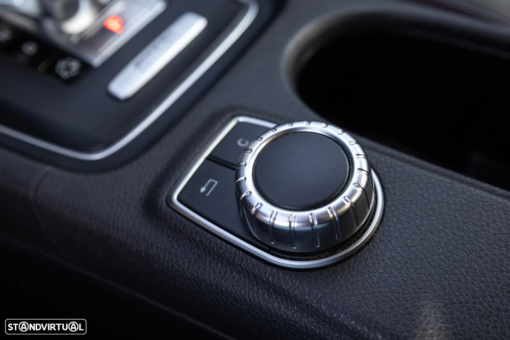 Mercedes-Benz A 45 AMG 4-Matic - 24