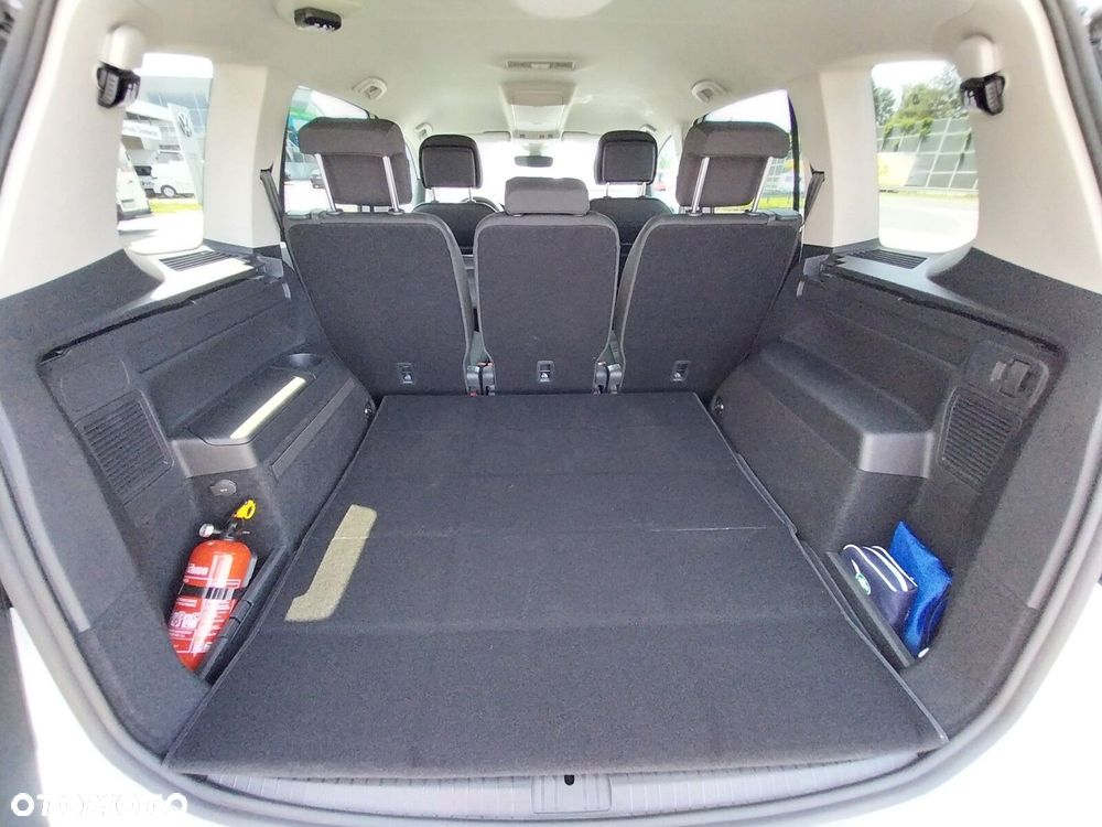 Volkswagen Touran - 8