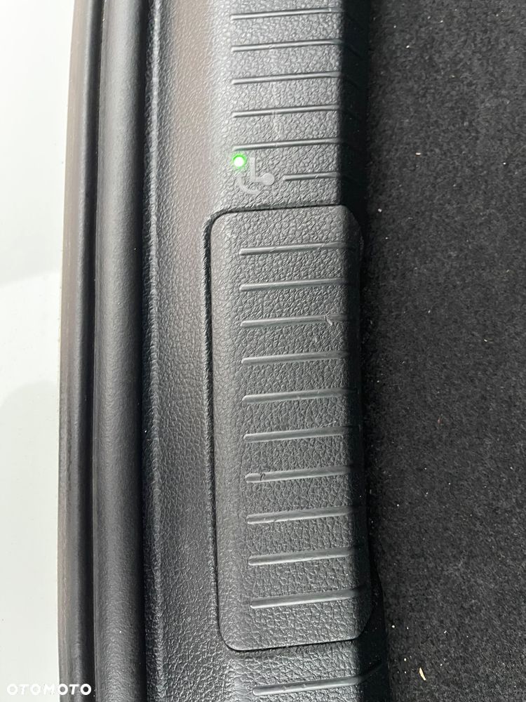 Volkswagen Golf Variant 1.6 TDI SCR IQ.DRIVE - 22