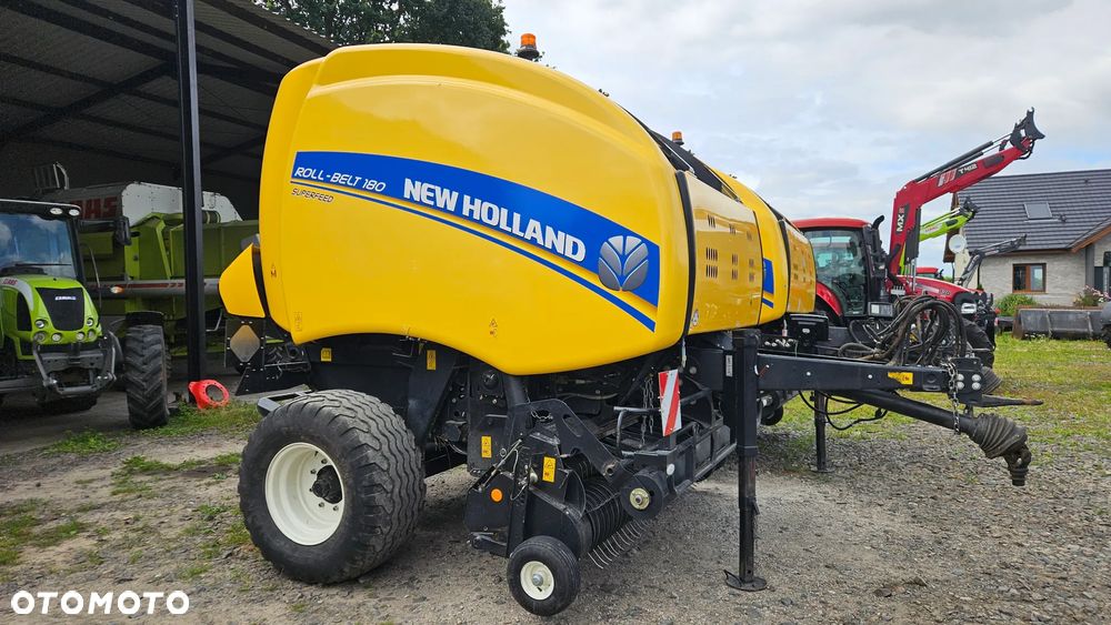 New Holland Roll-Belt 180 2021r - 9
