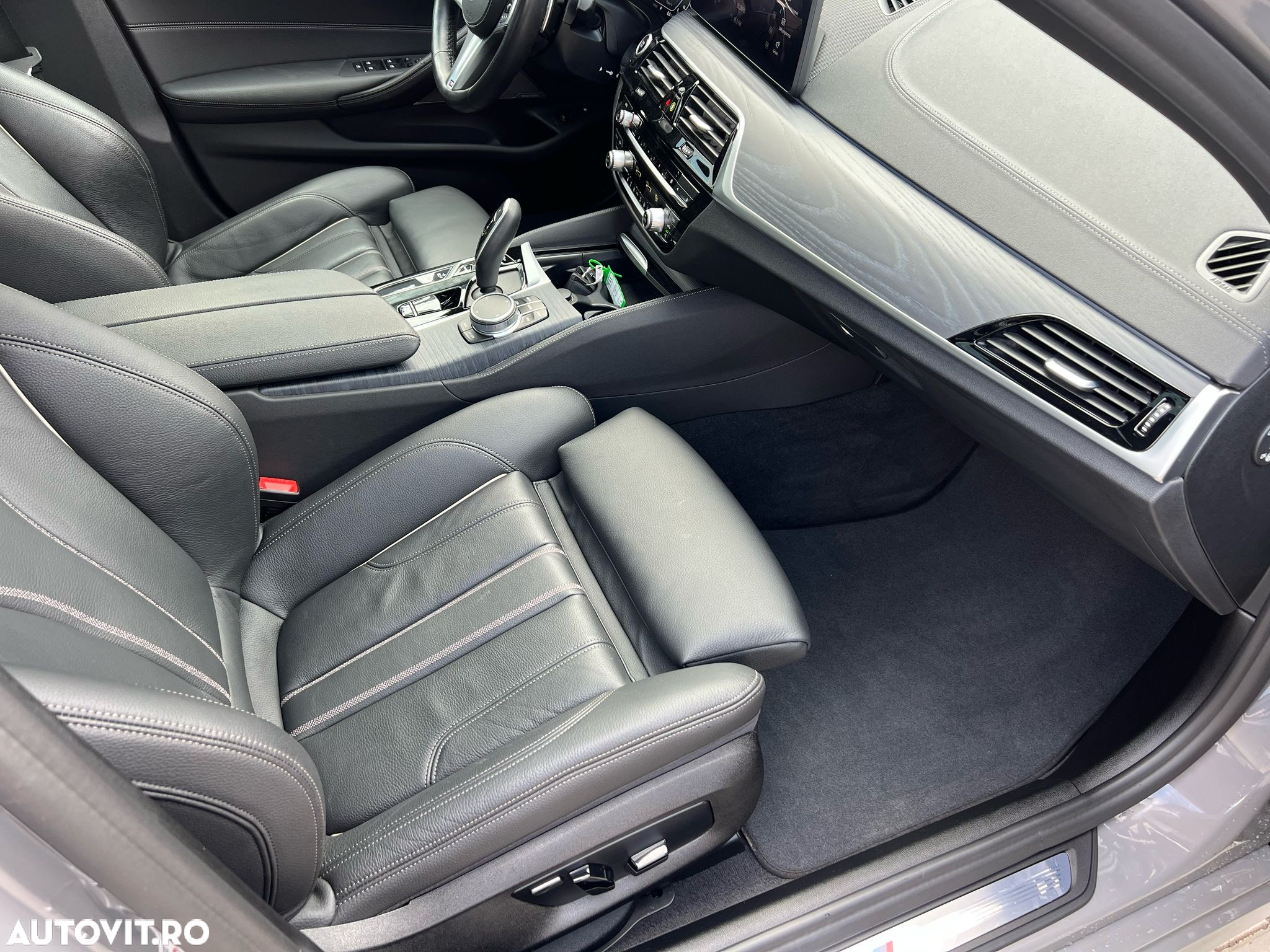 BMW Seria 5 530e Aut. - 8