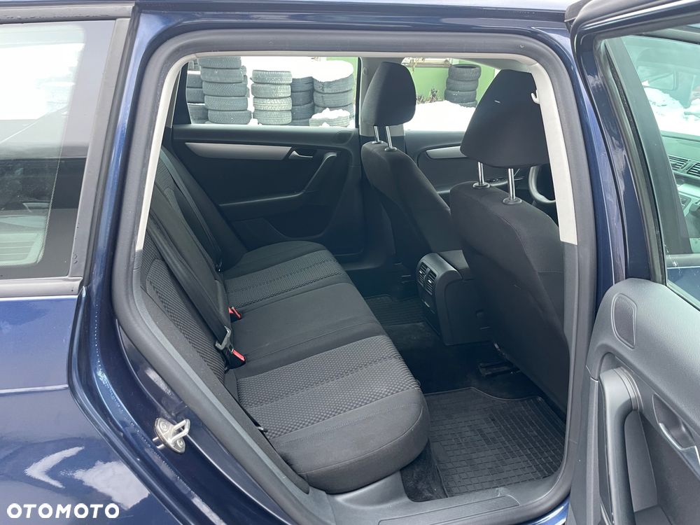 Volkswagen Passat 1.6 TDI Comfortline - 15