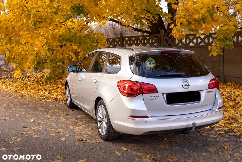 Opel Astra 1.4 T Cosmo - 4